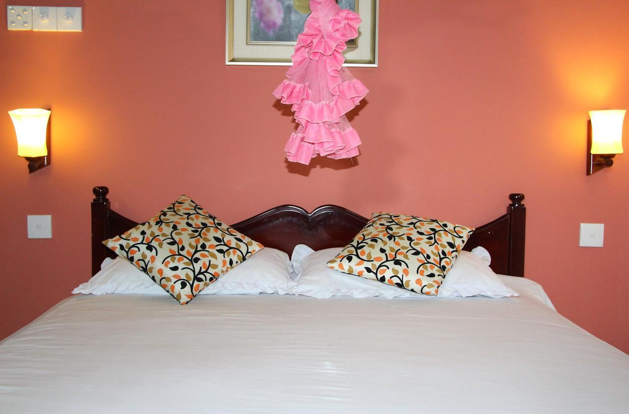Holiday Guest Inn เนกอมโบ ภายนอก รูปภาพ