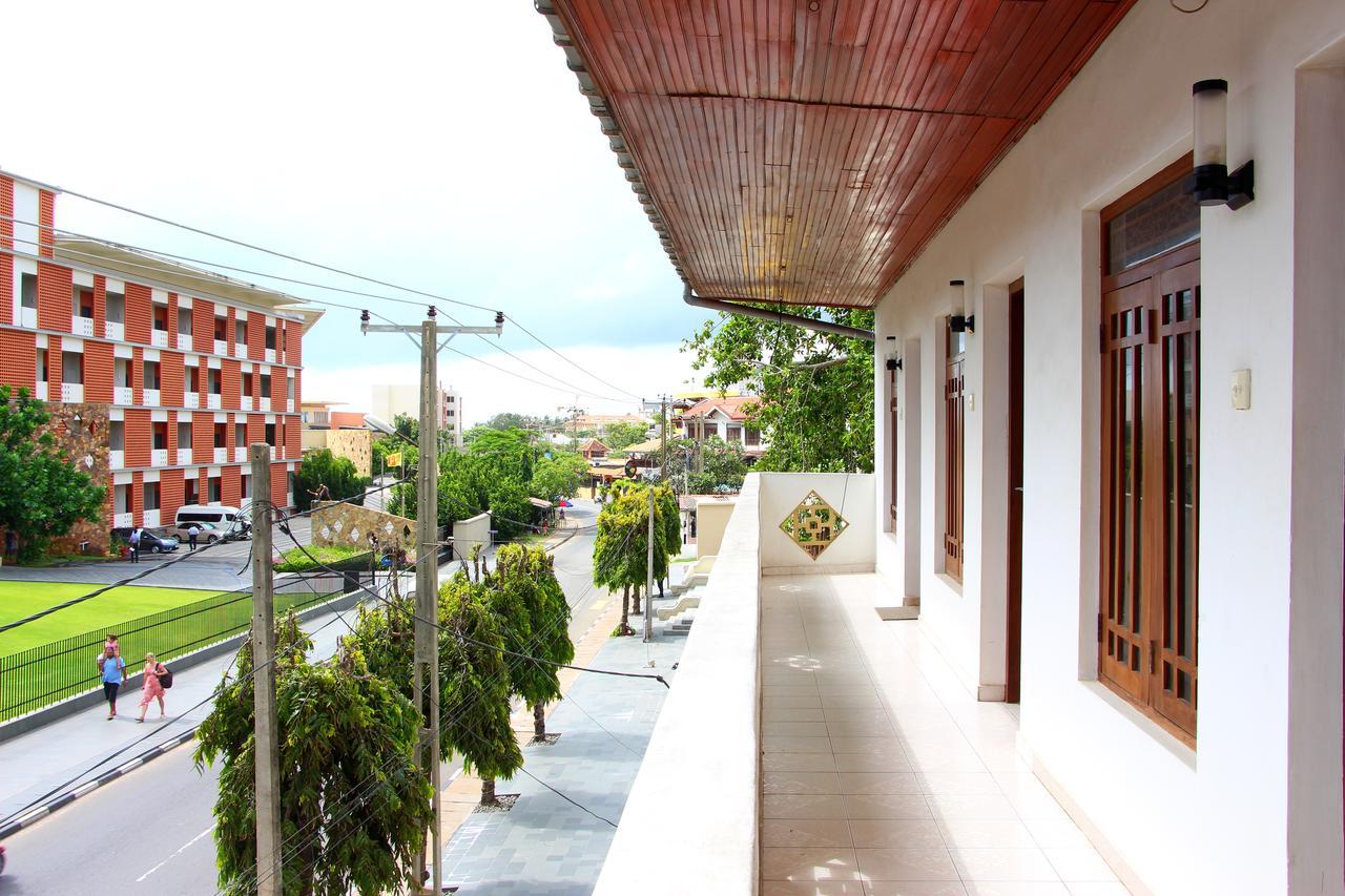 Holiday Guest Inn เนกอมโบ ภายนอก รูปภาพ