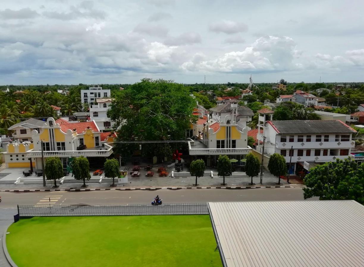 Holiday Guest Inn เนกอมโบ ภายนอก รูปภาพ
